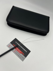 Perles pour extensions de cheveux couleur noir mat avec poignée à boucle pour l'application des perles, entièrement personnalisables avec nom de marque sur mesure - Product Image 6