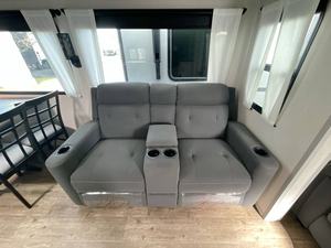 Usado 2023 F-o-r-e-s-t R-i-v-e-r V-i-b-e 34XL - Product Image 6