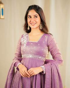 Rivte Moti ชุดงานปักผ้าไหมสีทองอัดแน่นมากที่สุดชุดยาวสำหรับผู้หญิง - Product Image 4