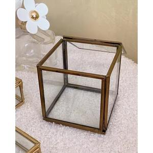 Joyero de cristal simple atemporal organizador minimalista para accesorios de colección de joyas y decoración del hogar de la India - Product Image 4