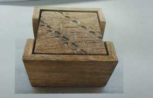 ชุดจานรองแก้วไม้ทรงสี่เหลี่ยมคุณภาพสูง 4 ชิ้น เป็นมิตรกับสิ่งแวดล้อม ใช้ซ้ำได้ ดีไซน์มินิมอล กันลื่น ขนาด 4x4 นิ้ว - Product Image 6