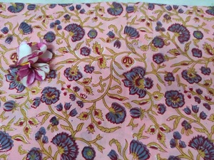 Blocco a mano indiano tessuto di cotone stampa <span class=keywords><strong>Mughal</strong></span>, stampa floreale tessuto di cotone stampe tradizionali tessuto per cucire. Da Radhika moda