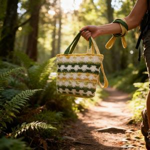 Sac en crochet tendance 2025 avec motif rayé pour usage quotidien - Idéal pour les sorties estivales des femmes - Product Image 3