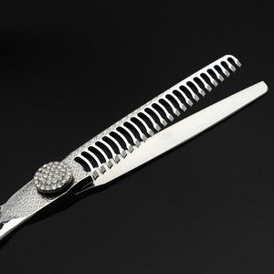 Ciseaux de coiffeur Ciseaux de cheveux de 6 pouces pour le salon Ciseaux de coiffeur et de coiffeur de bonne qualité - Product Image 4