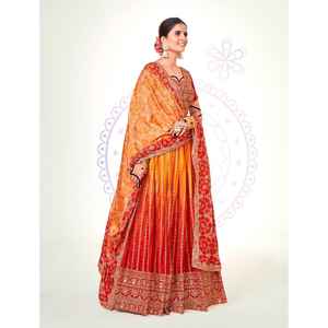 LANCEMENT DU NOUVEAU TISSU DE CRÉATEUR EN MOUSSETTE LOURDE SOIE LEHENGA CHOLI AVEC DUPATTA ET TRAVAIL BRODÉ - Product Image 1