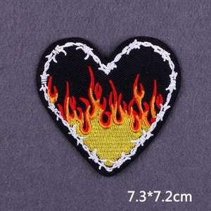 แผ่นป้ายปักลายรูปหัวใจทำจากพีวีซีหมวกเสื้อผ้าดอกไม้จากปากีสถาน - Product Image 5