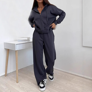 Conjunto Deportivo de 2 Piezas con Logotipo Personalizado OEM, Chaqueta Deportiva Moderna con Capucha, Pantalones Largos con Cordones, Cremallera de Algodón para Mujer - Product Image 5