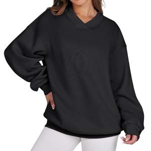 Sudadera Negra Extra Grande con Cuello en V para Mujer, Felpa Gruesa, Hombros Caídos, Fabricante de Ropa Urbana Personalizada - Product Image 4