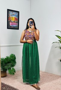 Kurti indien pour femme, spécial Navratri, en georgette verte, broderie, longueur au sol, coupe régulière, séchage rapide, pour les fêtes - Product Image 2