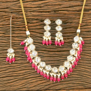 ชุดสร้อยคอ Kundan คลาสสิกทองเหลืองชุบทองอินโดเวสเทิร์นที่สวยงามทําด้วยมือสําหรับผู้หญิง - Product Image 5