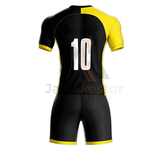 ชุดฟุตบอลผ้าโพลีเอสเตอร์ 100% แห้งเร็ว พิมพ์ลายด้วยความร้อน ระบายอากาศได้ดี ยืดหยุ่น ป้องกันแบคทีเรีย แบบเรียบ - Product Image 3