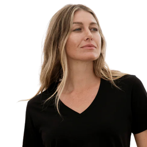 T-shirt pour femme à manches courtes et col en V, 100% coton biologique de luxe, pré-rétréci, certifié GOTS, doux, respirant, coupe ajustée - Product Image 6