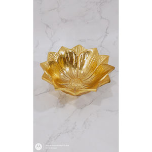Cuenco para servir comida con borde cortado y diseño de girasol, Metal dorado pulido de lujo, Ideal para bodas, hogar, restaurantes, vajilla elegante - Product Image 3