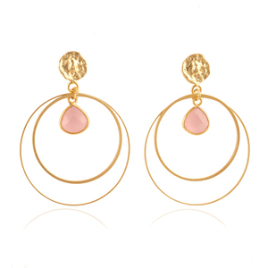 Pendiente de Calcedonia con diseño geométrico para mujer, arete en capas con acabado martillado, chapado en oro de 24k, color rosa facetado - Product Image 1