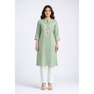 Kurta ample en coton brodé vert olive pour femme, col mandarin, style bohème, à porter au quotidien pour toutes les saisons - Product Image 1