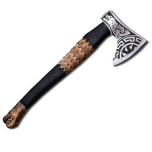Hache viking artisanale avec manche en bois de frêne gravé et fourreau en cuir avec gravure sur la tête - Product Image 1