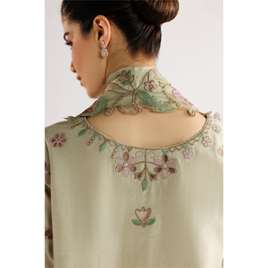 Ensemble IZNIK-3PC : Chemise en mousseline de soie avec détails brodés, dupatta imprimé tie-dye en soie et pantalon - BIC-4892 - Product Image 5