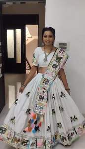 Ropa de boda de la mejor calidad de diseñador Lehenga Choli a la mejor tarifa mayorista con trabajo de bordado para mujeres Fabricante indio - Product Image 6