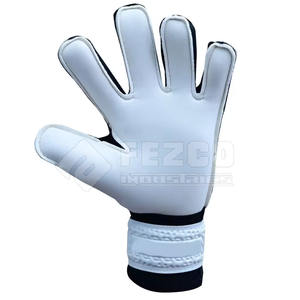 Gants de gardien de but professionnels avec une forte adhérence et un matériau respirant pour l'entraînement au football - Product Image 4