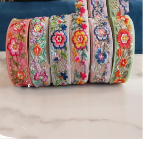 เครื่องทำเองปักริบบิ้นและผ้าลูกไม้ที่สร้างขึ้นอย่างสวยงามสำหรับชุดแต่งงานในหลายสี - Product Image 3