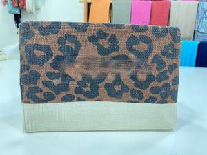 Pochette cosmétique de luxe en toile de coton à motif imprimé personnalisé Nouvelle collection de luxe avec trousse de maquillage à fermeture éclair à la mode pour femmes - Product Image 3