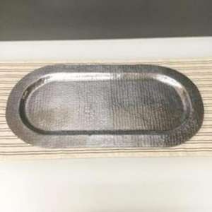 Bandeja de servicio multiusos de acero inoxidable con un aspecto refinado, adecuada tanto para la Restauración Profesional como para la cena en casa - Product Image 1