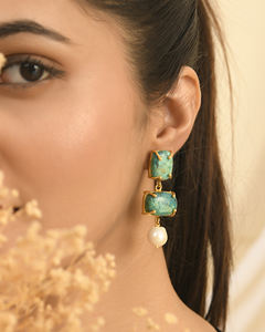 ต่างหูเม็ดคริสโซโคลลาคุณภาพระดับพรีเมี่ยมทันสมัยยอดเยี่ยมดีไซน์ชุบทองทองเหลืองเหมาะสำหรับงานแต่งงานต่างหูสำหรับผู้หญิง - Product Image 1