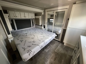 RV USADO V-A-N-L-E-I-G-H RV A-M-B-I-T-I-O-N 399TH MODELO 2023 Listo para la Venta - Product Image 3