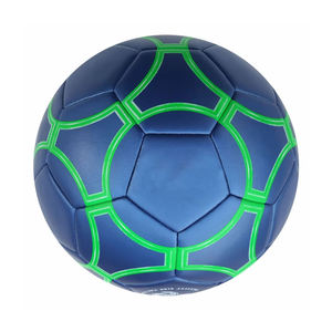 Ballon de football en cuir PU de qualité supérieure, conçu pour un contrôle maximal, un confort et une durabilité parfaits, idéal pour les entraînements d'équipe et la promotion. - Product Image 4
