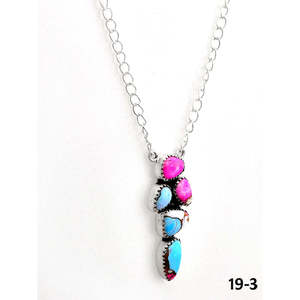 Collier en argent sterling et mohave turquoise inspiré du sud-ouest, fait main avec luxe et élégance - Product Image 3