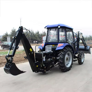 Chargeuse-pelleteuse compacte 4x4 avec marteau brise-roche et accessoire de chariot élévateur - Product Image 2