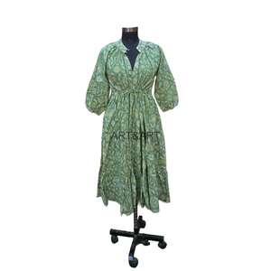 Himanshi robe florale mi-longue en coton doux et vibrant robe Himanshi pour femme parfaite pour une tenue décontractée abordable et élégante - Product Image 2