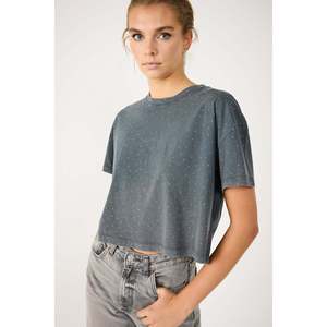 Camiseta Corta con Adornos de Piedras - Product Image 2