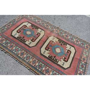 Alfombra vintage de 4.4x7 pies, alfombra turca con motivos de plantas y árboles rojos - Product Image 4