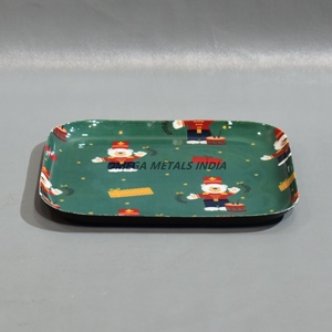 Plateau vert rectangulaire fantaisiste avec soldats jouets ludiques idéal pour servir des collations et ajouter de la joie aux rassemblements - Product Image 1