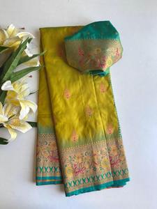 Saris de seda Paithani con tejidos Zari por todas partes junto con motivos únicos de pavo real y trabajo de Meenakari - Product Image 4