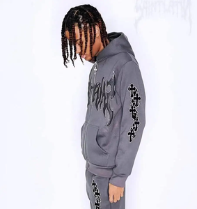 Ensemble sweat-shirt et pantalon de survêtement d'hiver à capuche noir uni écologique personnalisé avec 100% coton - Product Image 3