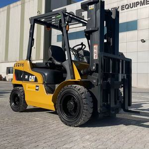 Chariot élévateur diesel CAT d'occasion, 4 tonnes, usage intensif, pour logistique d'entrepôt, haute performance, usage industriel. - Product Image 1