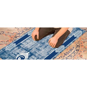 Alfombra de Oración Islámica Azul: Tapete de Adoración Lavable a Máquina, con Pelo Suave - Product Image 3