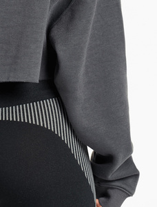 Haute personnalisé recadrée surdimensionné à capuche femmes haut court pull à capuche sweat décontracté hiver tricoté surdimensionné recadrée - Product Image 4