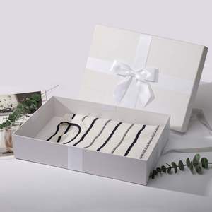 Sac cadeau en papier kraft de luxe personnalisé pour le vin Présentation élégante avec impression offset Sacs en papier de qualité supérieure et durables - Product Image 1