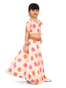 ชุดเลเฮนกาโชลีผ้าออร์แกนซ่าลายดอกไม้สีชมพูหรูหราสำหรับเด็กผู้หญิง ยี่ห้อโชรยัม แฟชั่น |   ชุดเดรสยาวสไตล์ร่วมสมัยสำหรับเทศกาลดีวาลี - Product Image 3