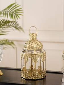 Farol de Ramadán de Madera Artesanal con Diseño de Calado Árabe, Brillo Cálido de Vela, Acabado Duradero para Decoración Festiva del Hogar - Product Image 6