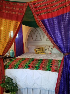 Auvent de lit sari bohème multicolore vintage avec moustiquaire pour la décoration intérieure ou le camping - Product Image 2