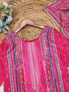 คอลเลกชันสุดพิเศษของเราอยู่ที่นี่เพื่อเพิ่มความเป็นประเพณีให้กับตู้เสื้อผ้าของคุณ - Product Image 3