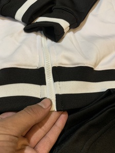 Vêtements de sport actifs 2 pièces personnalisables pour femmes Survêtements OEM pour le jogging 100% Ensemble de sport personnalisé pour femmes - Product Image 2