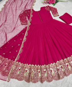 Blusa Tradicional India Lahenga Choli de Diseño, Vestido de Seda Color Rosa, Dupatta Étnico para Bodas y Festivales, Estilo Moderno - Product Image 4