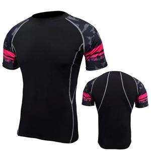 Impression personnalisée 100% Polyester Gym Fitness Rash Guard Shirt Sublimation Blank Plain Design pour les jeunes Sport Wear - Product Image 1