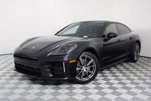 2024 P O R S C H E Panamera 4 AWD ใช้ทำความสะอาดพวงมาลัยซ้ายเครื่องยนต์เทอร์โบเบาะหนังสีดำภายในยาง R19