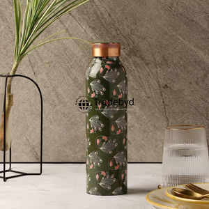 Bouteille en cuivre Prestige Style intemporel pour les bienfaits pour la santé naturelle Drinkware en plastique par Tradebyd - Product Image 3